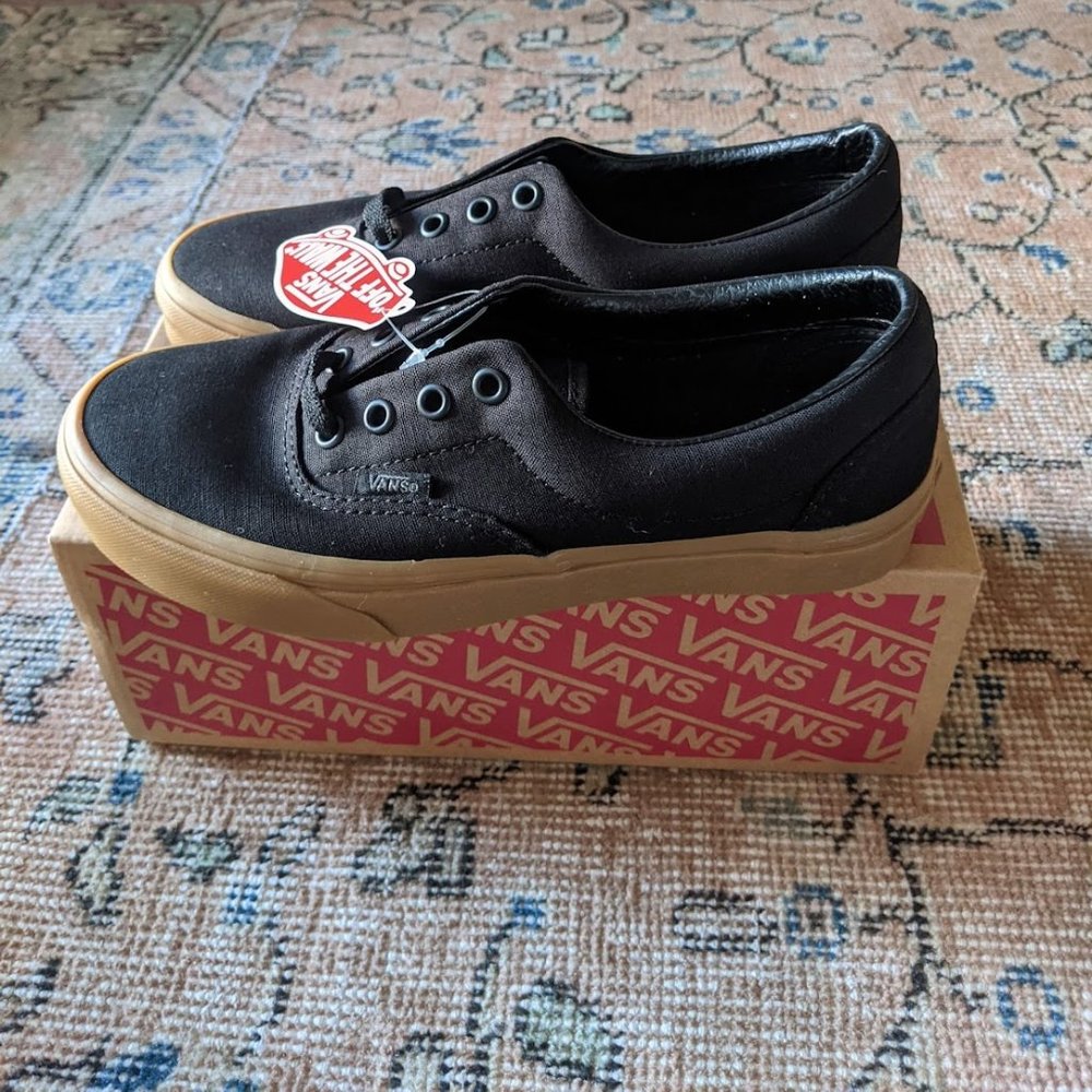 Vans Era Black Classic Gum low top lace-up skate Boys shoes US 5 NEW W/ Box - Picture 2 of 3